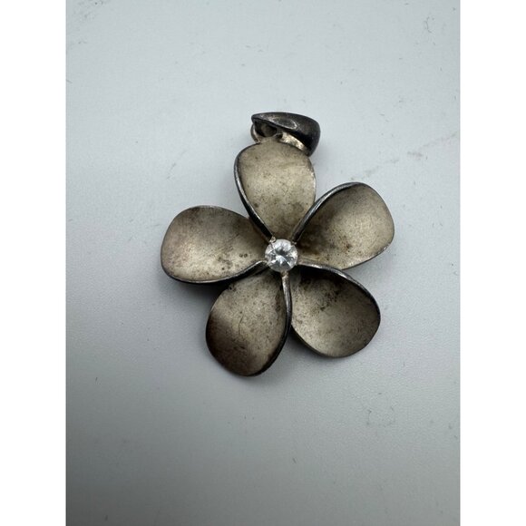 Flower Shaped 925 Sterling Silver Pendant With Clear Rhinestone Accent - Picture 7 of 8